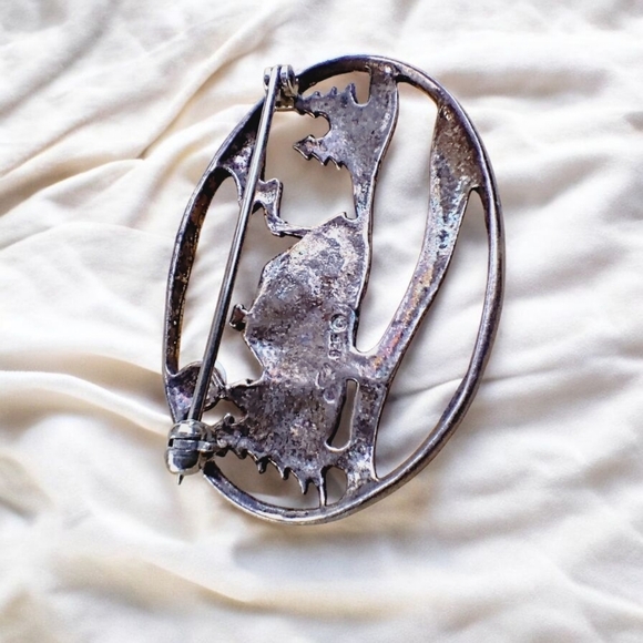 Sterling Silver Town Scene With Pearl Moon Brooch. Apx 2"​ - Picture 6 of 9